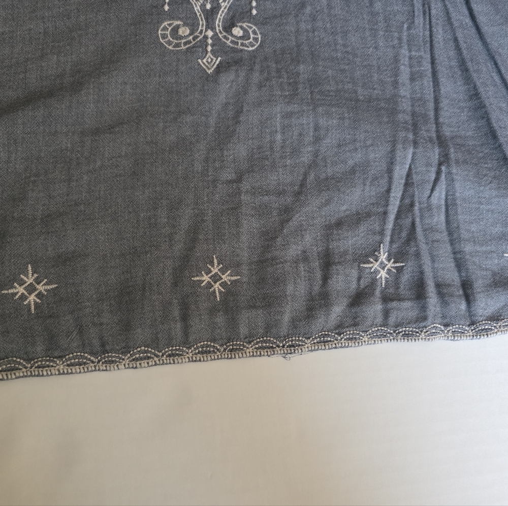 JHONNY WAS SIZE L Embroidered Blue Tunic with Pink Floral Design GREAD CONDITION - Picture 4 of 11